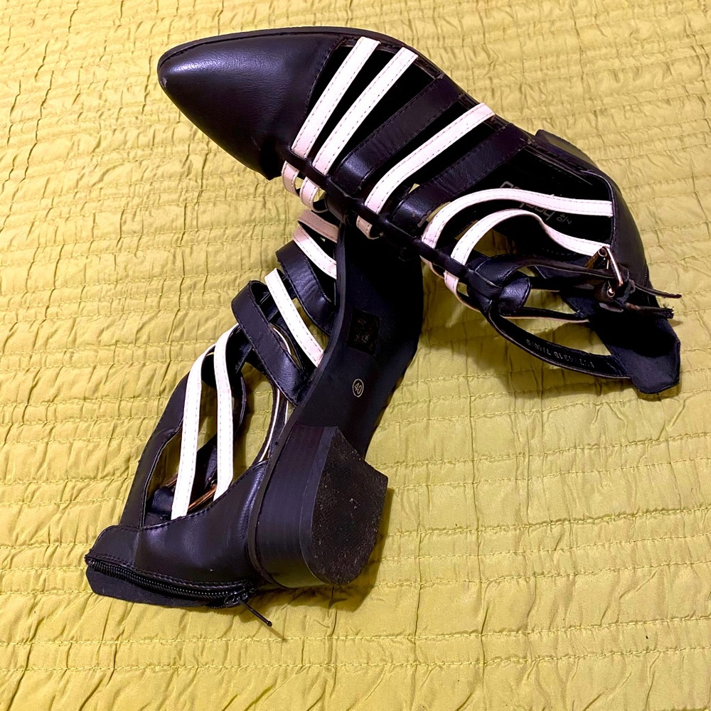 Cute black and white flat shoes